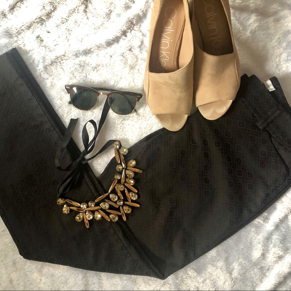 Ricki’s Slant Pocket Slim Printed Pants - Size 4